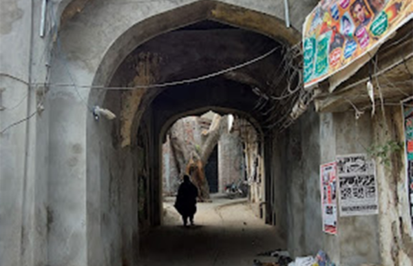 Thokar Niaz baig Walled City Gateway