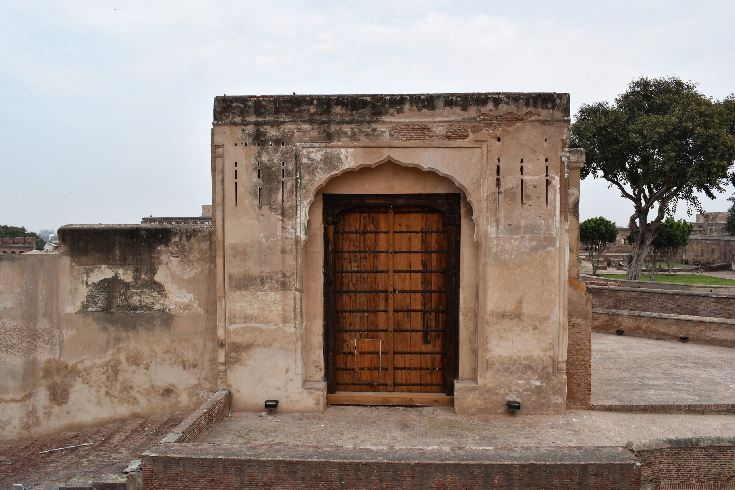  Musamman Gate