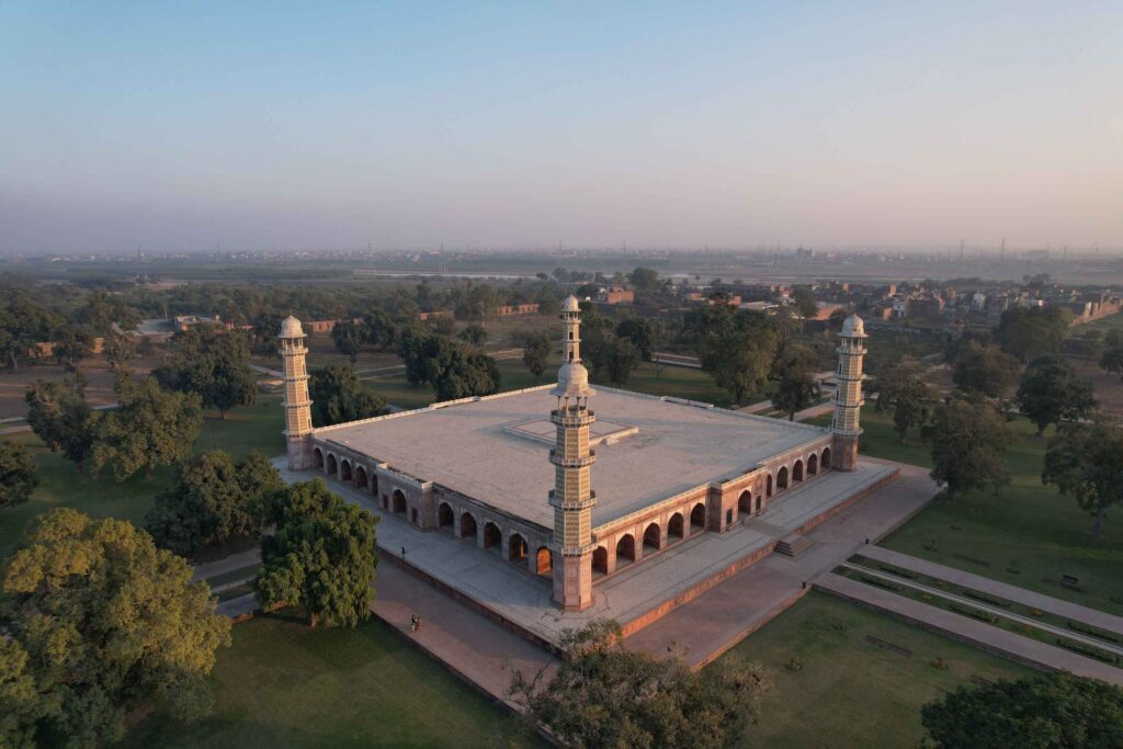 tomb of jahangir